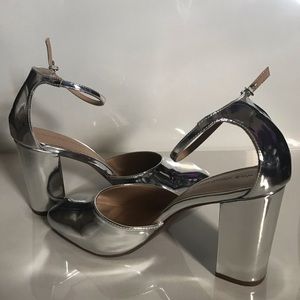 WHO WHAT WEAR ✨ silver block heels